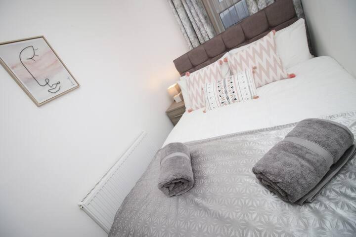 City Centre, Parking, Smart Tv'S In All Rooms Swansea Exterior photo