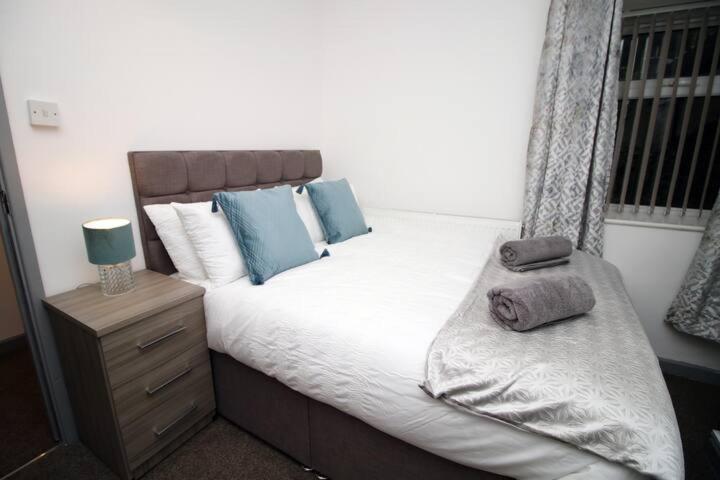 City Centre, Parking, Smart Tv'S In All Rooms Swansea Exterior photo