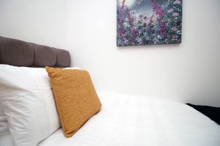City Centre, Parking, Smart Tv'S In All Rooms Swansea Exterior photo