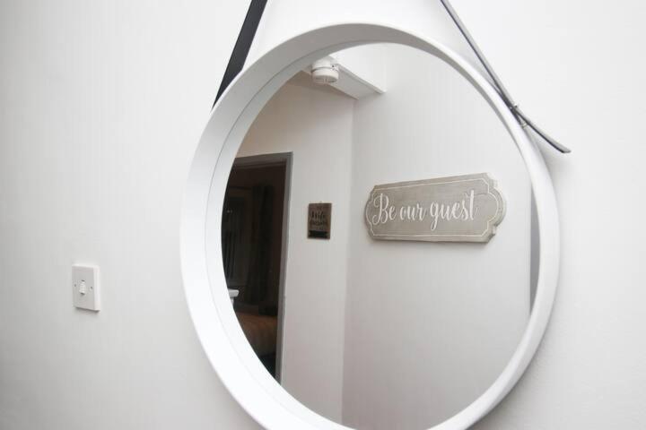 City Centre, Parking, Smart Tv'S In All Rooms Swansea Exterior photo